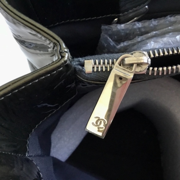 Chanel GST Patent Grey handbag - Picture 10 of 16